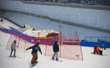 En Chine, dans le plus grand parc de ski en salle du monde