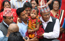 Népal: une fille de trois ans intronisée nouvelle "déesse vivante"