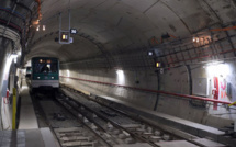 Un jeune homme se tue en montant sur une rame de métro parisien