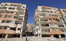 Séisme en Iran: l'État et la population au secours des sinistrés