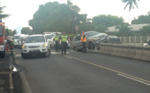 un accident de la route crée des embouteillages à Arue