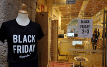 Le Black Friday bat son plein aux Etats-Unis, avec un oeil sur Noël