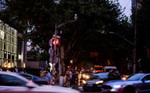 Chine: lassé des bouchons, il se peint une flèche au sol