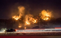 Des vents dignes d'un ouragan attisent les incendies de Californie