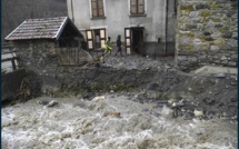 Il portait secours à une famille, un pompier volontaire emporté par les crues en Isère