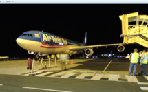 Un avion d'Air Tahiti Nui écrase deux balises à l'atterrissage