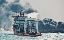 Chine: le pétrolier toujours en feu, début de polémique en Iran