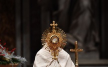 Le pape, en route pour le Chili, dénonce le risque nucléaire