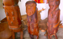 Carnet de voyage - Les Bataillard, derniers sculpteurs de Tubuai