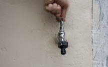 Guadeloupe: Macron souhaite que "l'Etat se mobilise" sur le problème de l'eau