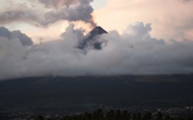 Sous les cendres volcaniques, les évacués philippins vivent un cauchemar
