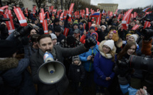 Des milliers de Russes manifestent contre Poutine, Navalny brièvement détenu