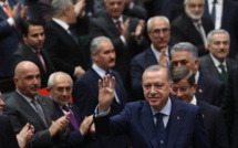 Offensive en Syrie: la Turquie cherche à museler les voix critiques
