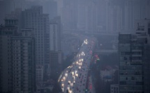 A Shanghai, une camionnette prend feu et renverse des piétons, 18 blessés