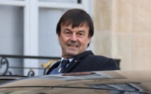 Hulot à l'offensive contre des rumeurs de harcèlement sexuel