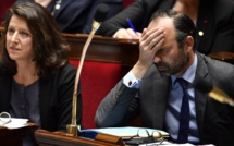 Le gouvernement promet une réforme "globale" pour soigner le système de santé