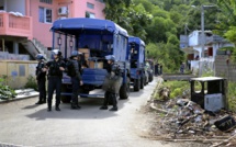 A Mayotte, des manifestants contre l'insécurité s'en prennent aux forces de l'ordre
