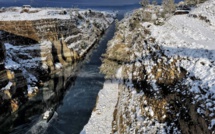 Grèce : le canal de Corinthe fermé temporairement après un glissement de terrain