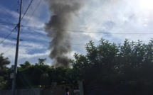 Incendie en cours à Pirae, la rue Gadiot bloquée