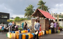 Mayotte: plusieurs milliers de personnes manifestent à Mamoudzou