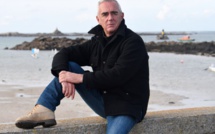 Le navigateur Loïck Peyron sur les traces de l'Amoco Cadiz