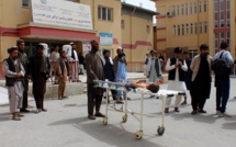 Des rescapés dénoncent une "boucherie" après une "bavure" de l'aviation afghane