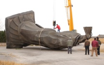 Chine : une statue du Premier empereur renversée par le vent