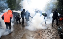 NDDL: des heurts plus violents au deuxième jour des expulsions