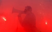 Face à Macron, des manifestants en colère partout en France