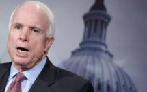 "Pas grave, il va mourir": la Maison Blanche embarrassée après un commentaire sur John McCain