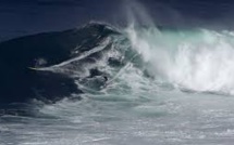 Une vague de huit étages pulvérise le record pour l'hémisphère Sud (scientifiques)