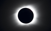 Eclipse totale du soleil juillet 2010 dans le pacifique