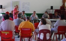 Le Ministère des Affaires Foncières en réunion à l'hôtel de Ville de PUNAAUIA