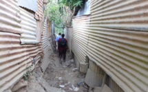 Avec plus de 1.400 séismes en un mois, la population de Mayotte vit dans l'angoisse