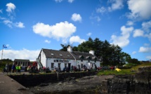 Ecosse: les 5 habitants d'Ulva fêtent l'achat de leur île