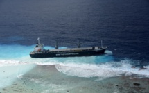 Un cargo philippin s'échoue à Raroia