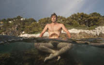 Apnée - Néry réussit une plongée abyssale et glaciale à 105 m en maillot