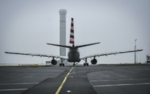 Il saute la clôture pour rejoindre l'avion sur le tarmac: un Ukrainien arrêté