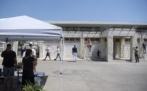 A Marseille, des parents et des militants LFI repeignent eux-mêmes une école