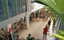 Des professeurs et étudiants manifestent à l'université de Polynésie française