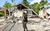 Indonésie: des touristes bloqués après un séisme commencent à descendre d'un volcan