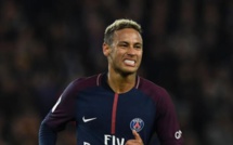 Neymar reconnaît qu'il exagère "parfois"
