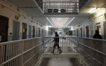 Un surveillant mis en examen pour avoir introduit des téléphones en prison