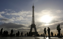 Tour Eiffel: des syndicats menacent d'une grève face à des difficultés d'accueil