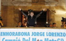 Moto GP: Lorenzo acclamé par des milliers de personnes à Palma de Majorque