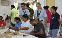 Le Haut-Commissaire visite le Centre des métiers d'art de Papeete