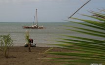 Il n'y a pas que les joies de la navigation - Il y a les plaisirs des rencontres avec l'administration