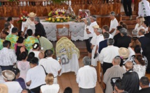 L'adieu au tavana Rony Tumahai