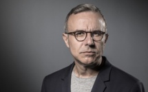 L'écrivain Besson prochain consul général à Los Angeles, Macron se défend de tout "copinage"