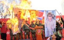 La Corée "au bord de la guerre", Kim Jong-Il et son fils vont au concert